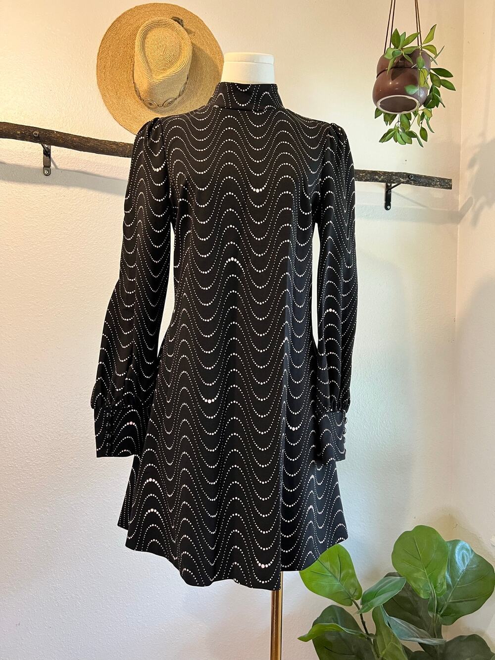 Kate Spade Black Long Puff Sleeve Mod Wavy Pink Dot Print Mini Dress Size Small